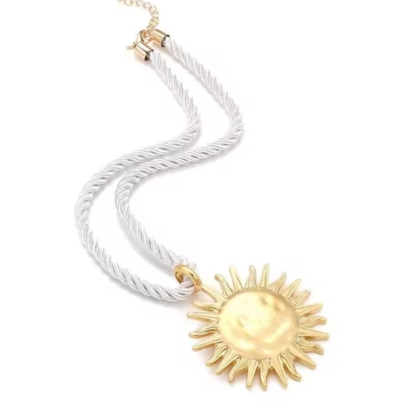 New! Gold plated Sun Pendant Necklace - Picture 3 of 7
